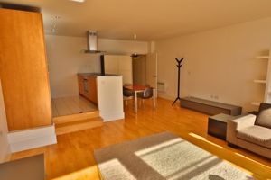 Photo 21- click for photo gallery